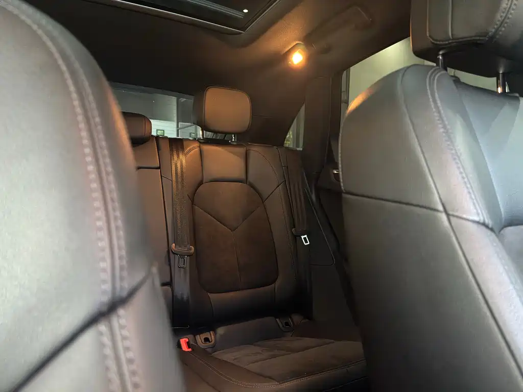 Porsche Macan — миниатюра 14