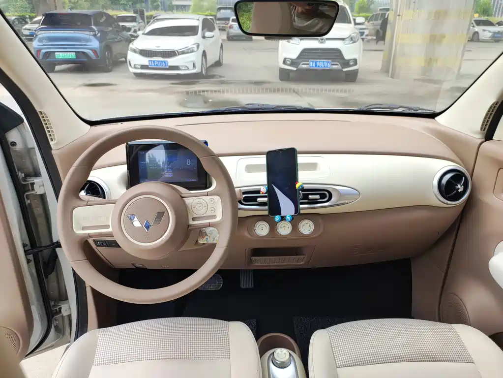 Wuling MINIEV — миниатюра 6