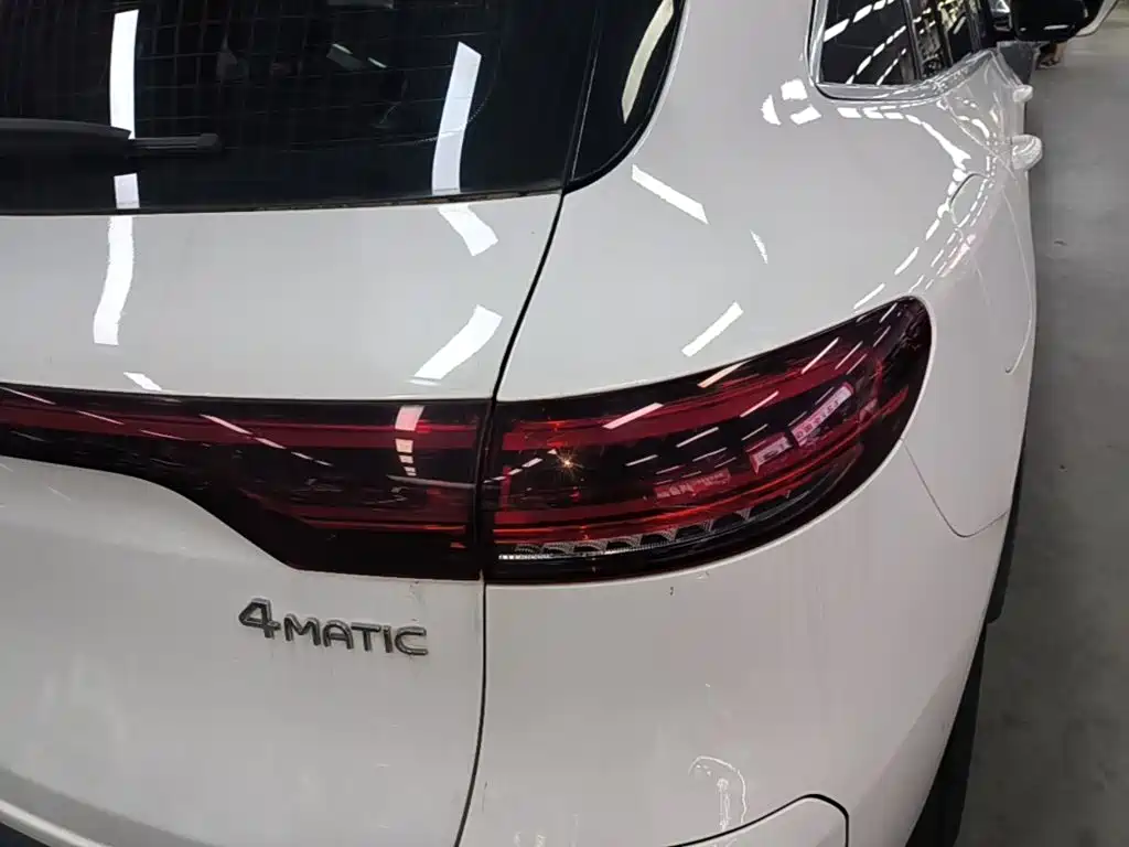 Mercedes-Benz EQC — миниатюра 8