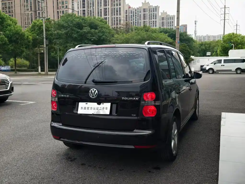 Volkswagen Touran — миниатюра 4