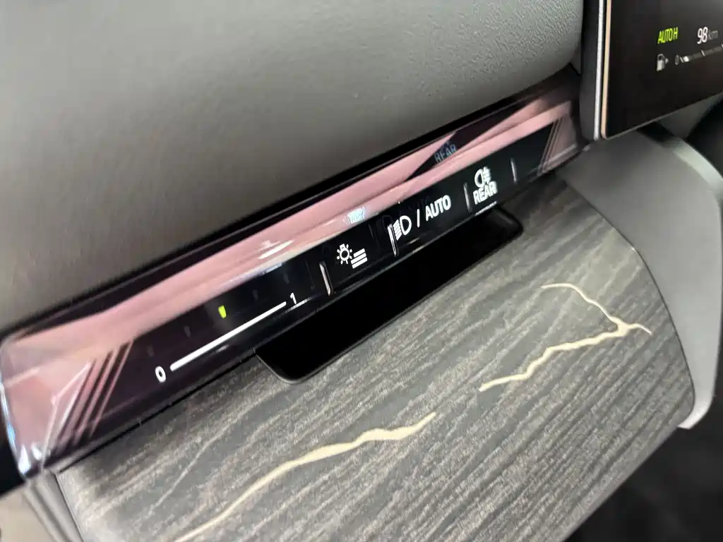 BMW 5 Series — миниатюра 15