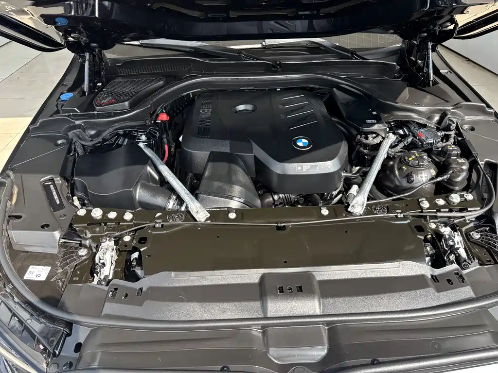 BMW 5 Series — миниатюра 32