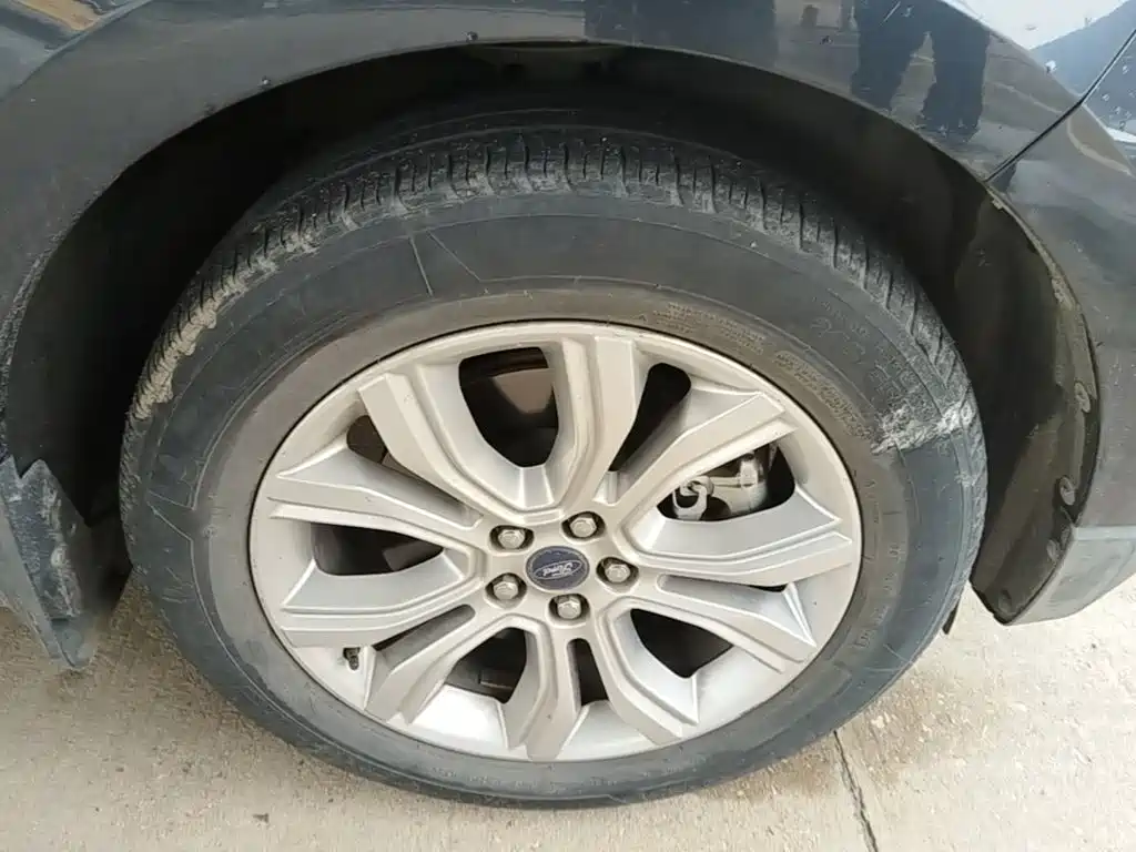 Ford Edge — миниатюра 12