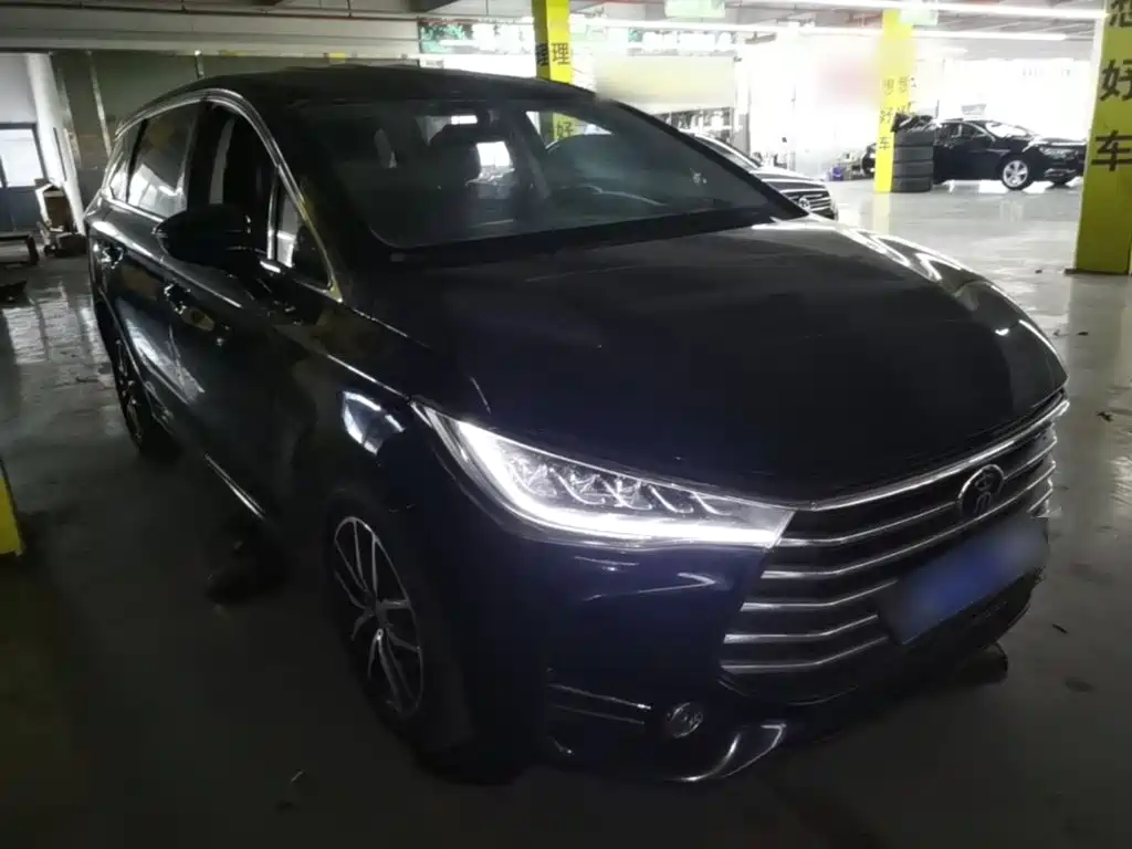 BYD MAX — миниатюра 4