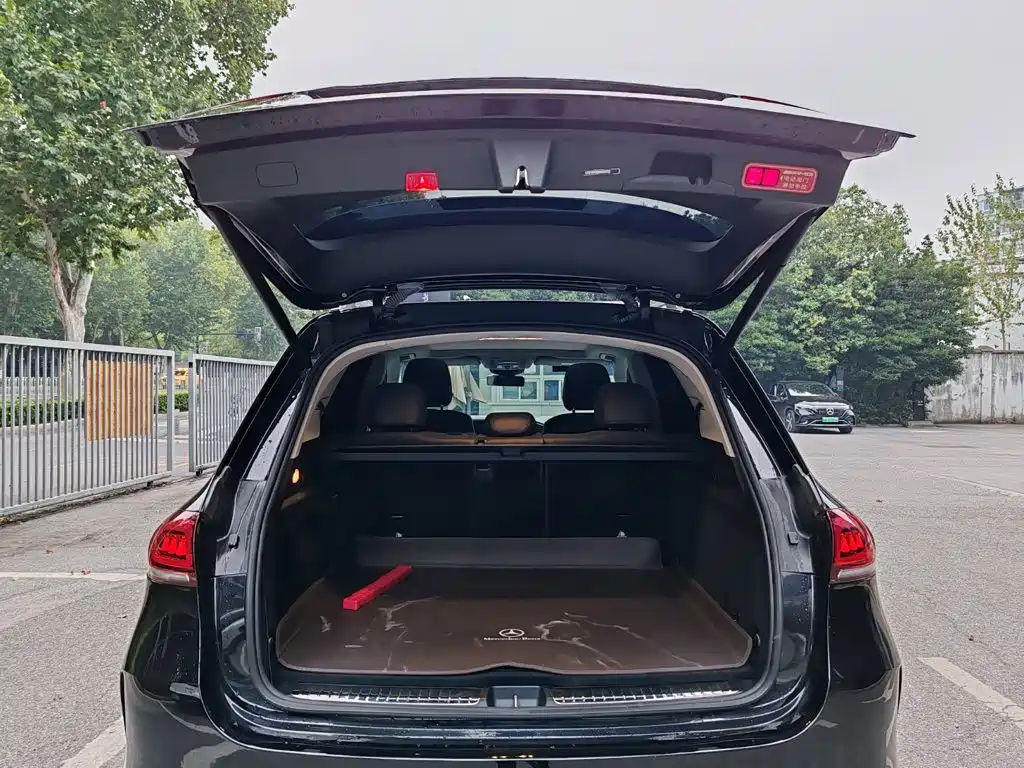 Mercedes-Benz GLE (Import) — миниатюра 13