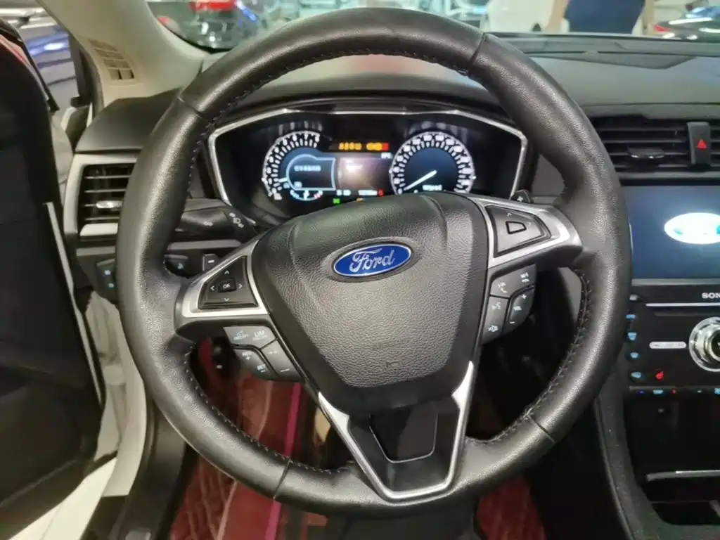 Ford Mondeo — миниатюра 11