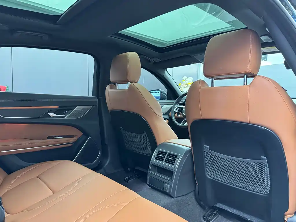Jaguar XFL — миниатюра 9