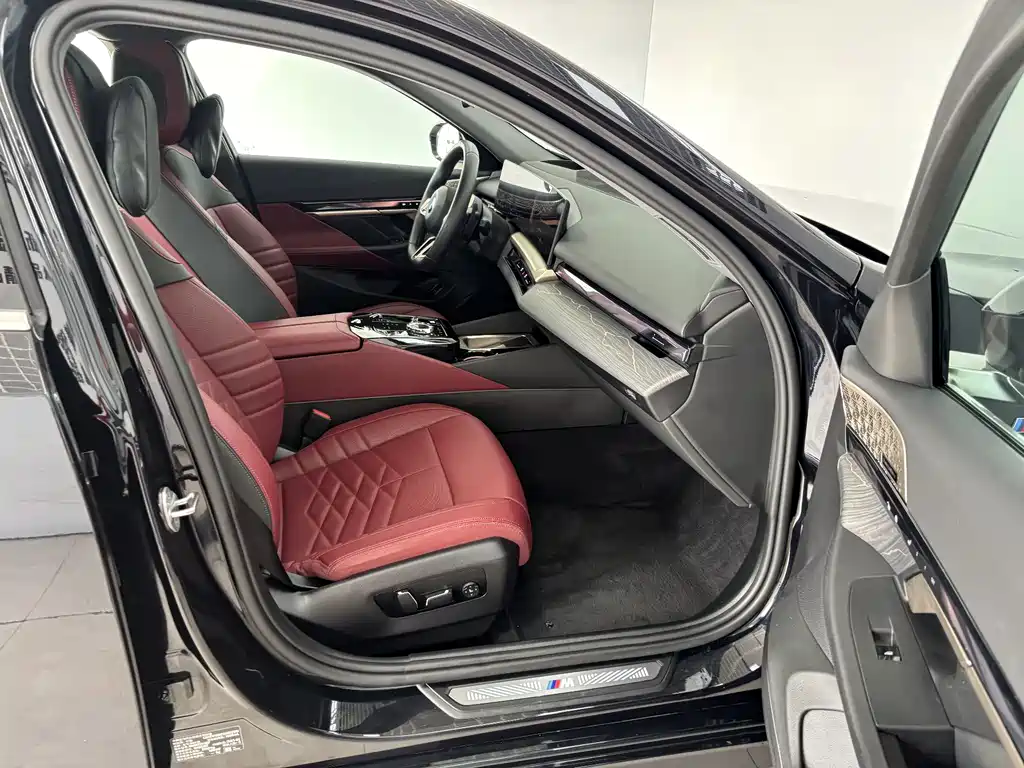 BMW 5 Series — миниатюра 27