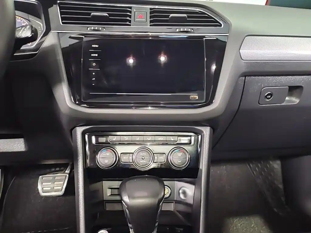 Volkswagen Tiguan L — миниатюра 13