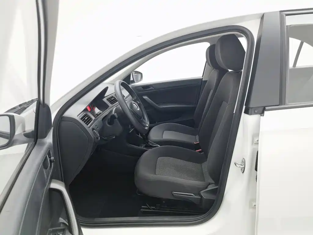 Volkswagen Santana — миниатюра 10