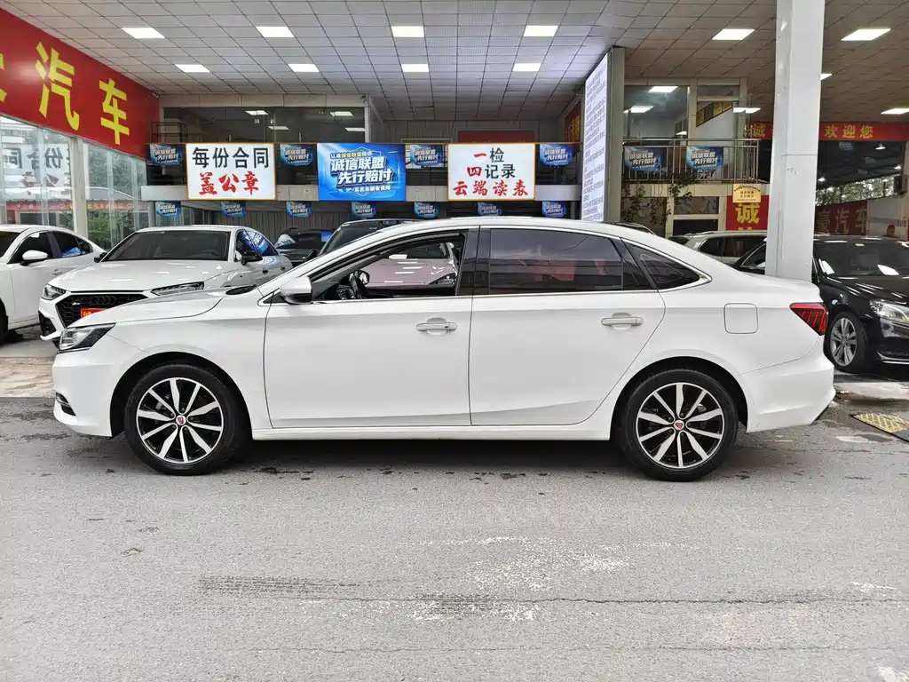 Roewe i6 Classic — миниатюра 10