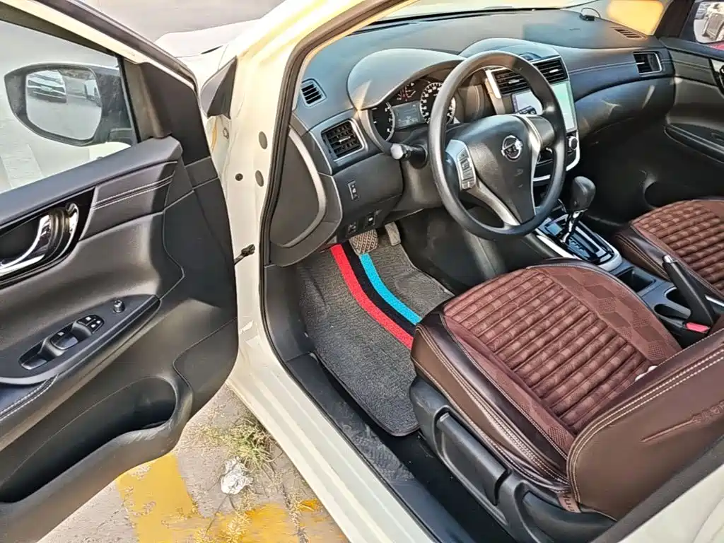 Nissan Tiida — миниатюра 16