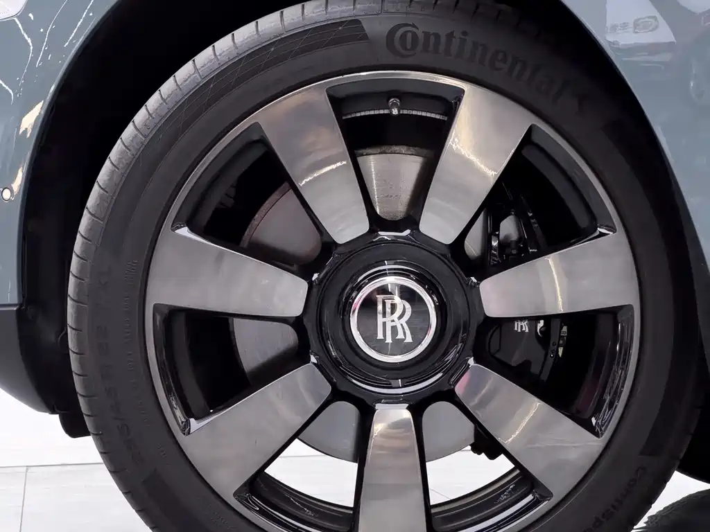 Rolls-Royce Cullinan — миниатюра 8