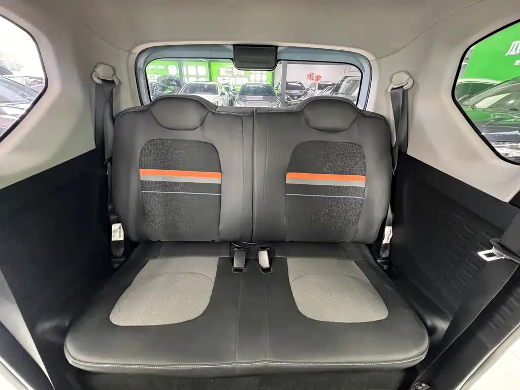 Wuling MINIEV — миниатюра 24