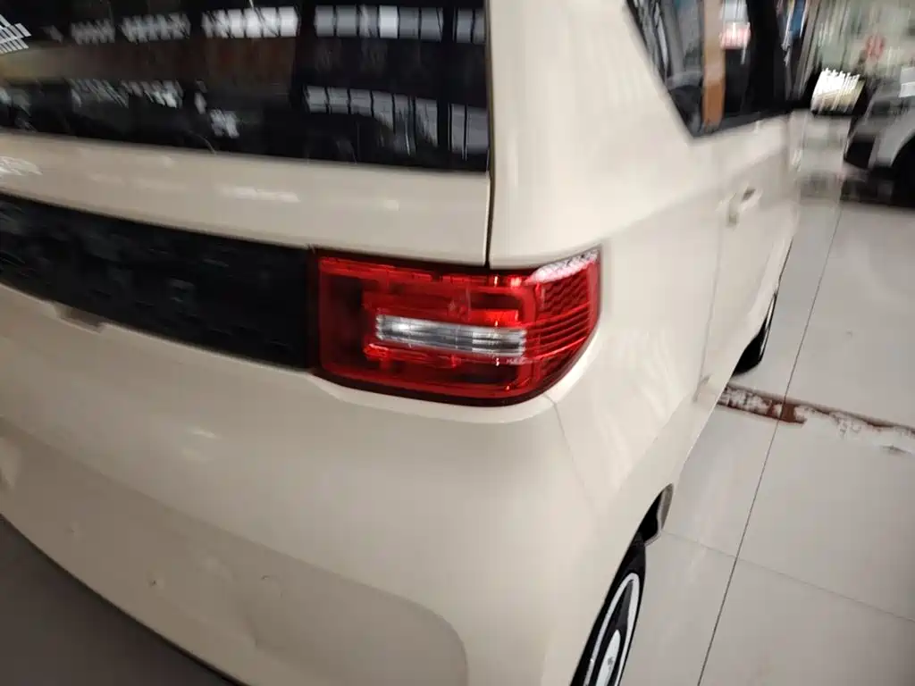 Wuling MINIEV — миниатюра 8
