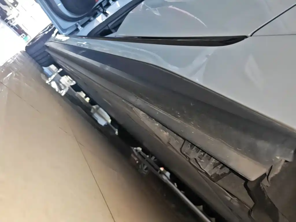 BMW i4 — миниатюра 22