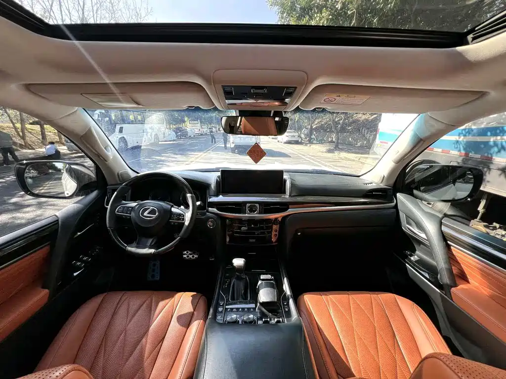 Lexus LX 2019 570