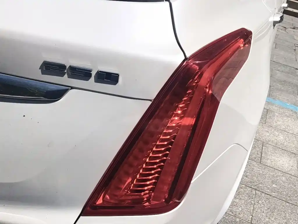 Cadillac XT5 — миниатюра 8
