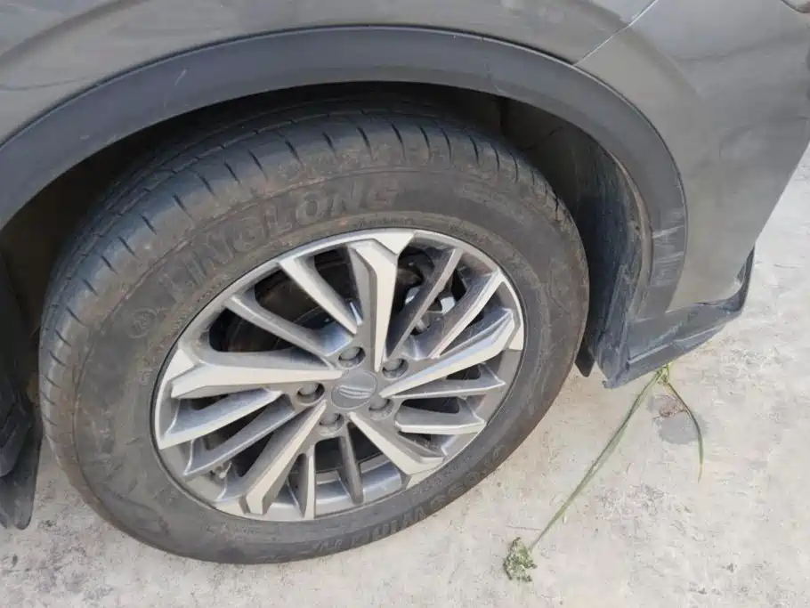 Geely Binyue — миниатюра 6