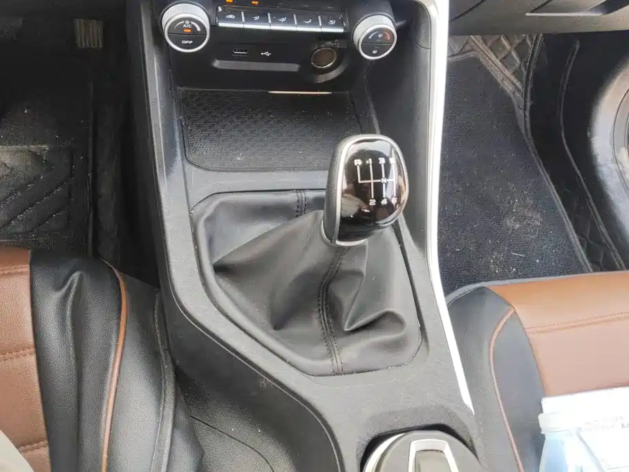 Geely Binyue — миниатюра 16