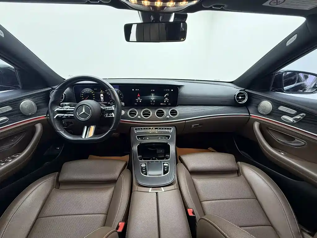 Mercedes-Benz E-Class — миниатюра 6
