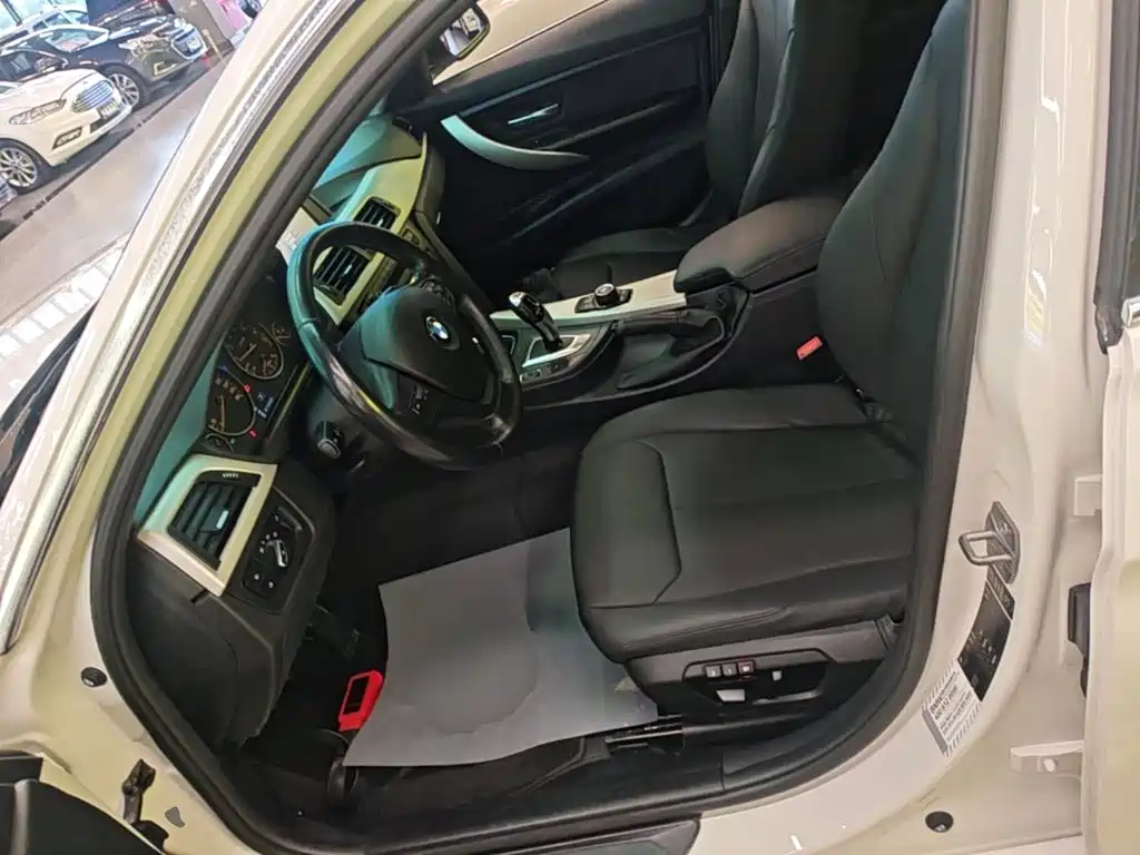 BMW 3 Series — миниатюра 15