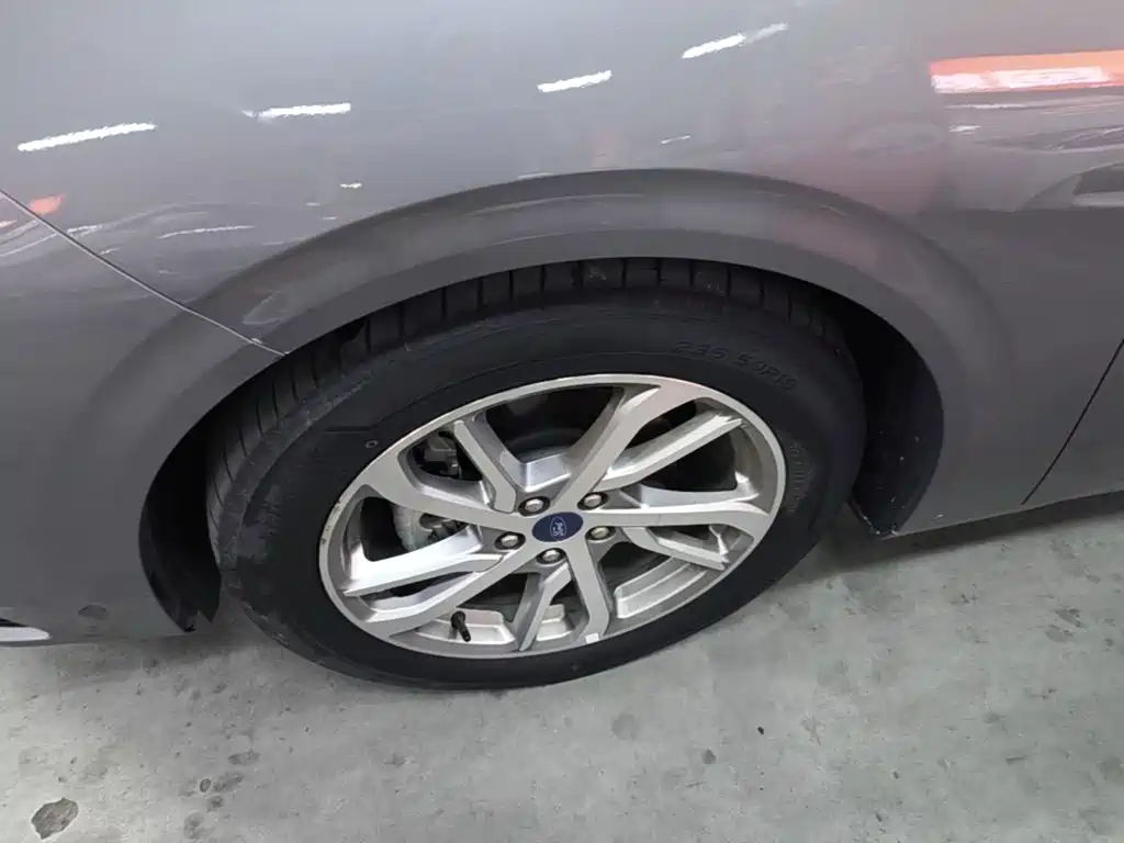 Ford Mondeo — миниатюра 23