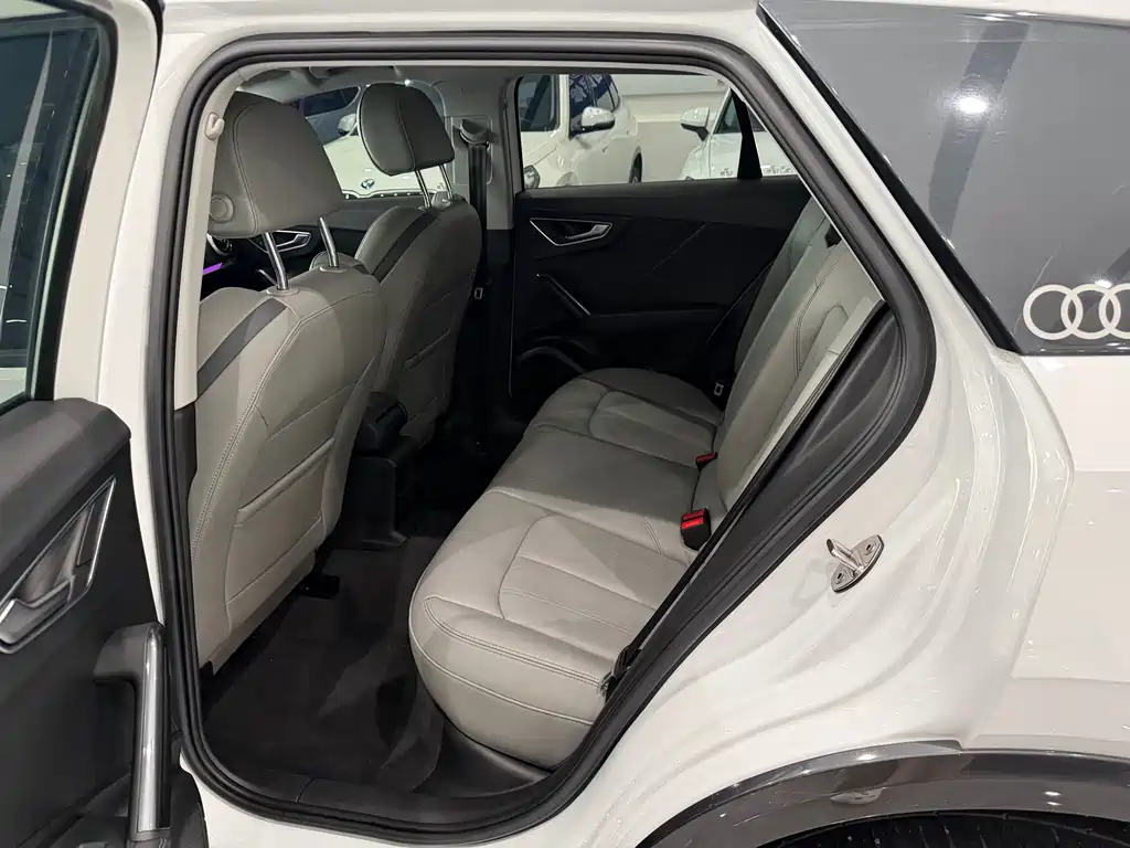 Audi Q2L 2022 35 TFSI Fashion