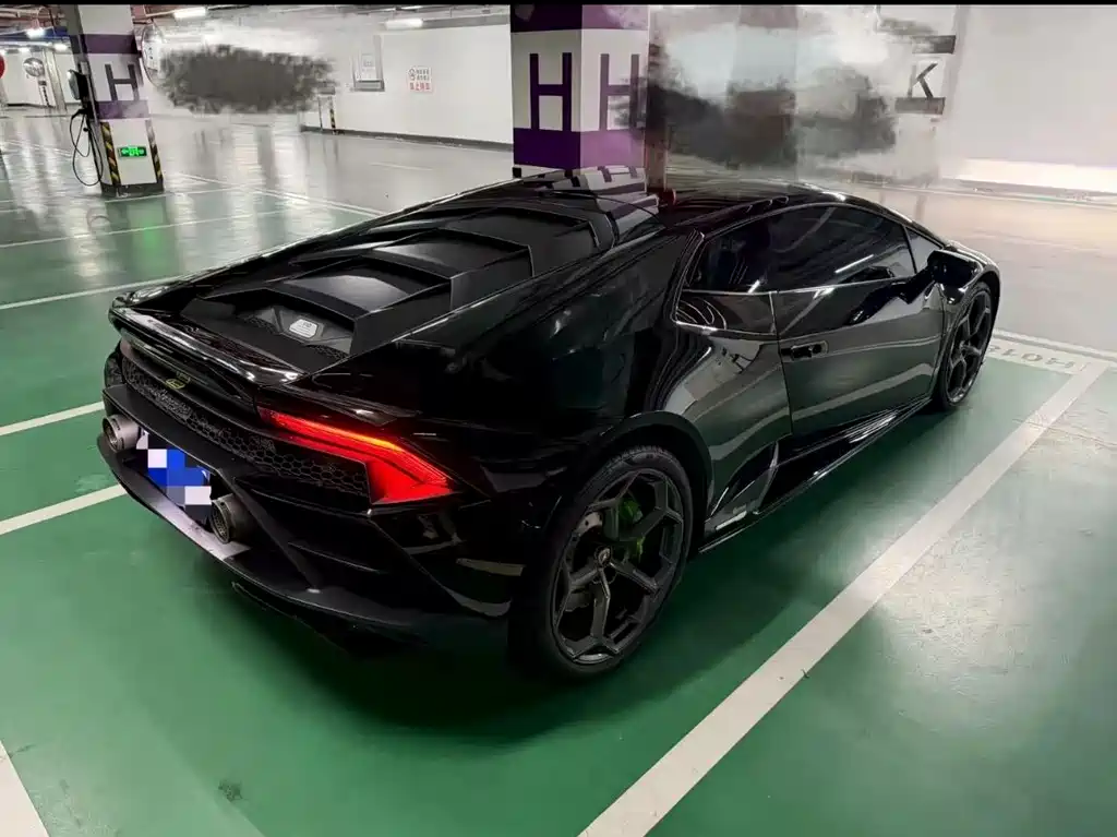 LAMBORGHINI HURACÁN