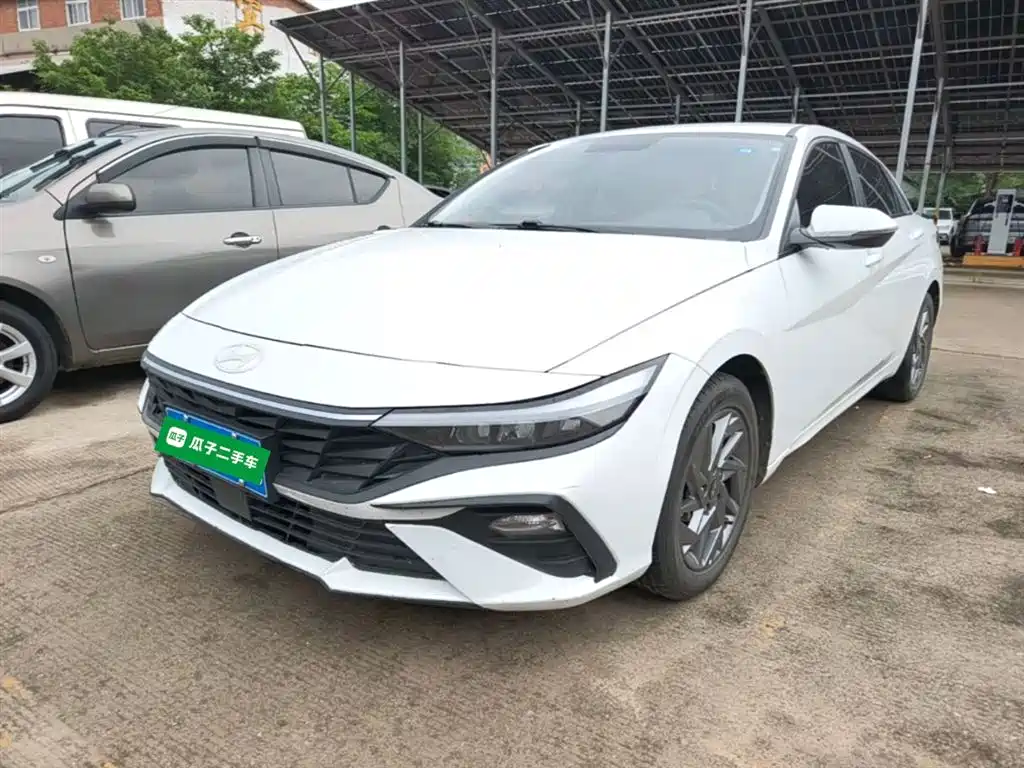 Hyundai Elantra 2024