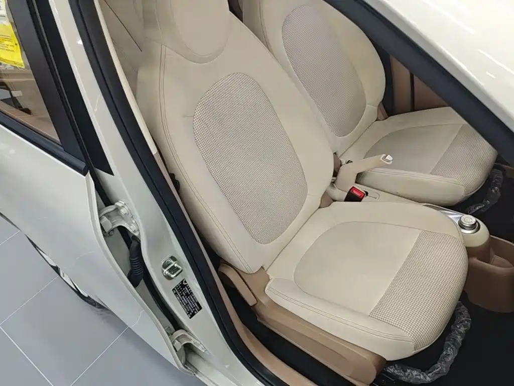 Wuling MINIEV — миниатюра 25