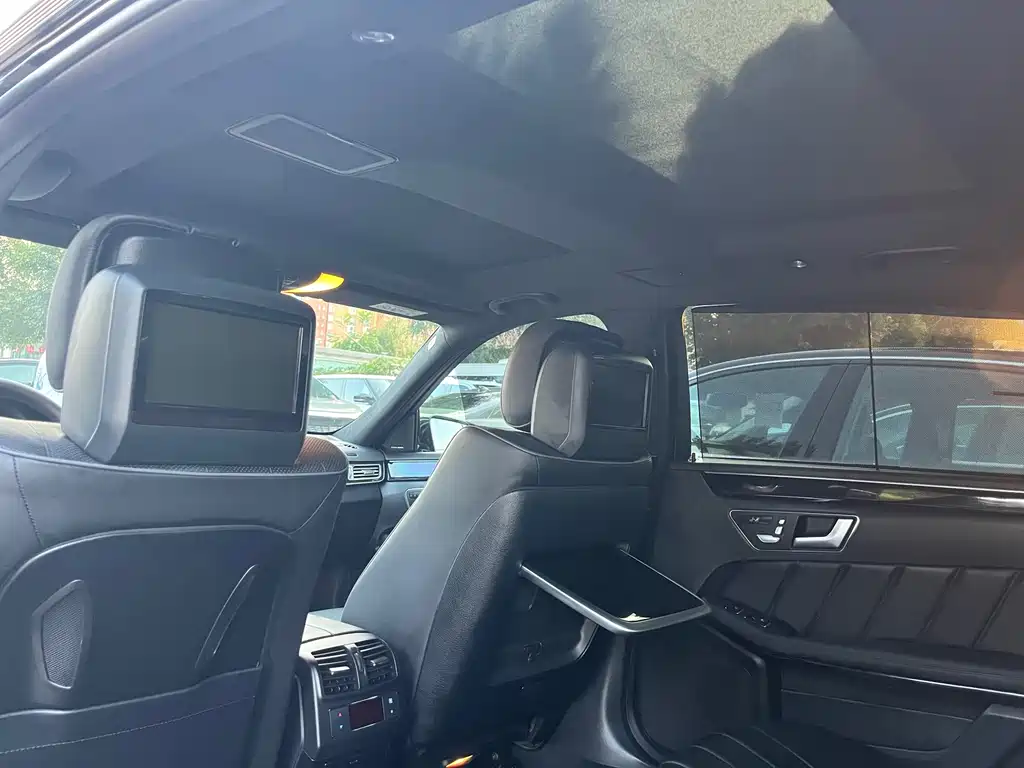 Mercedes-Benz E-Class — миниатюра 49