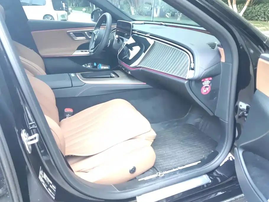 Mercedes-Benz E-Class E 2025 E 300 L Fashion