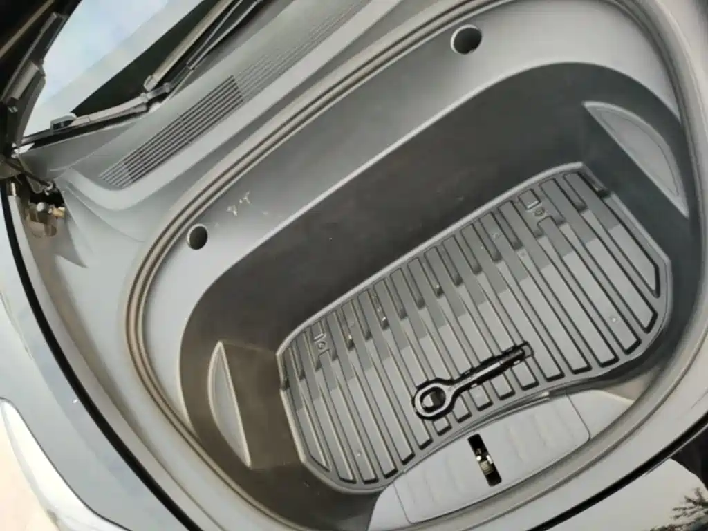 Tesla Model 3 — миниатюра 20
