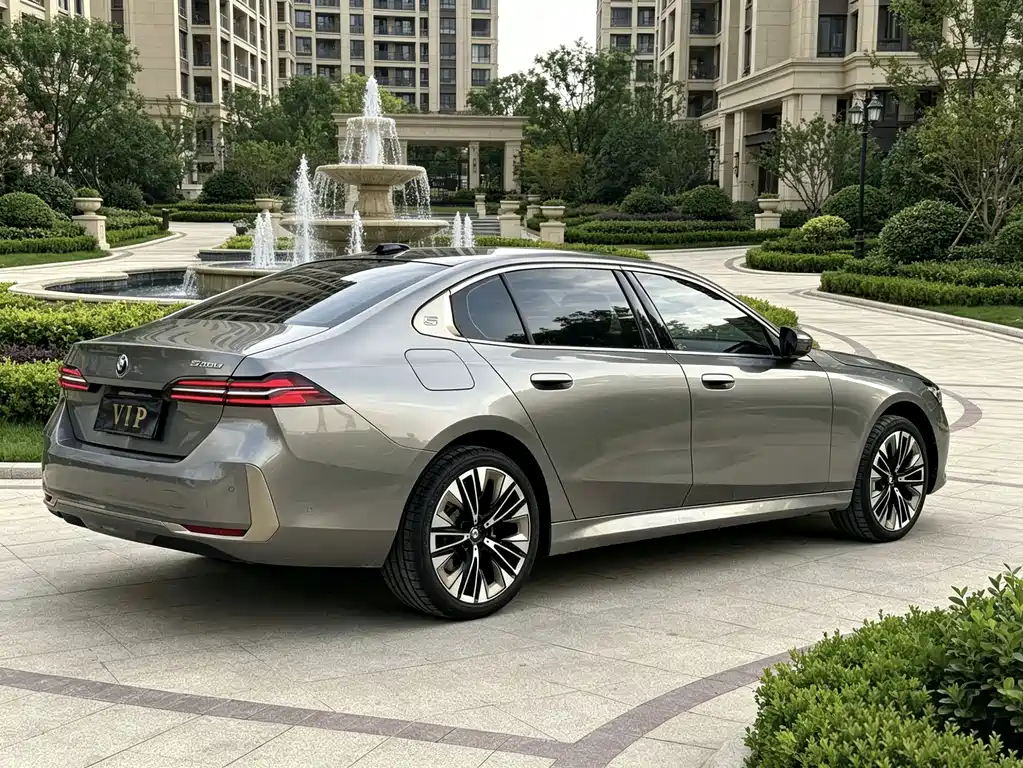 BMW 5 Series — миниатюра 9