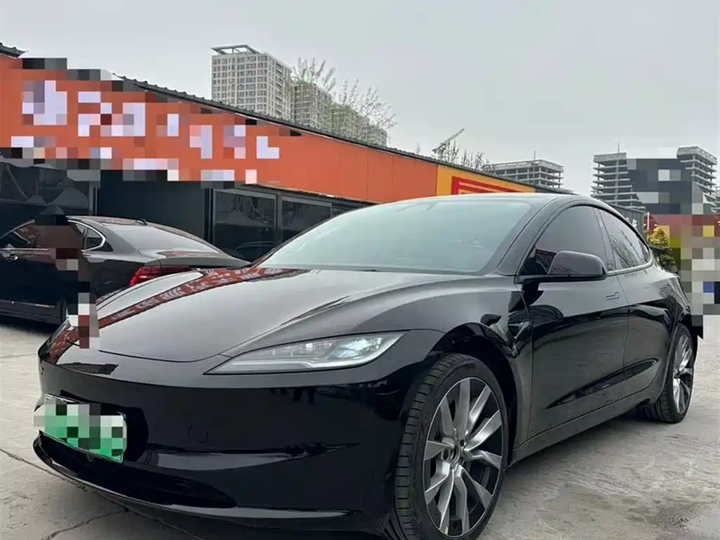 Tesla Model 3 2025