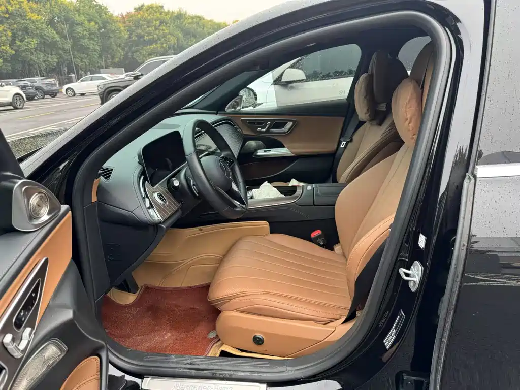 Mercedes-Benz E-Class — миниатюра 3