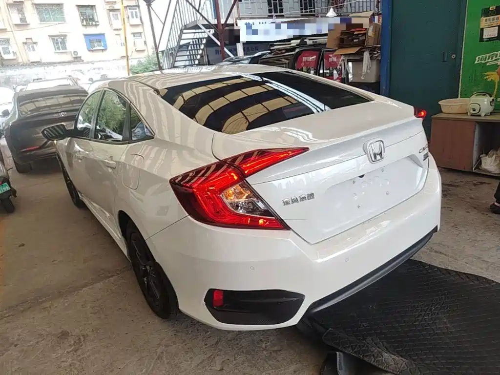 Honda Civic — миниатюра 5