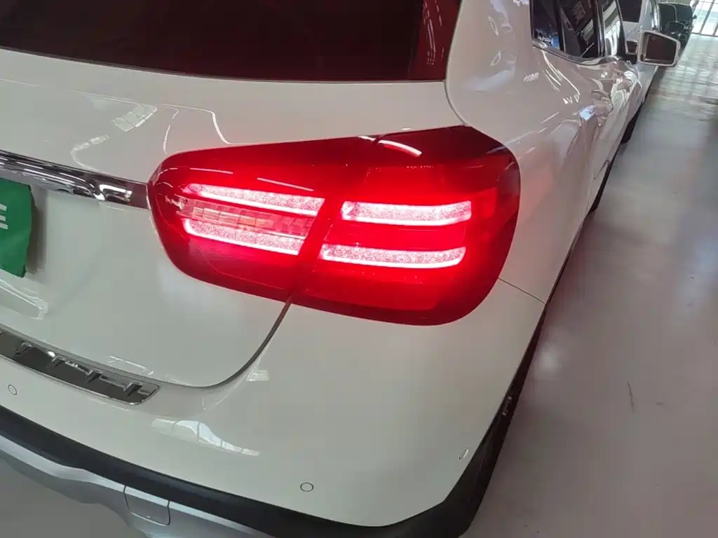 Mercedes-Benz GLA — миниатюра 8