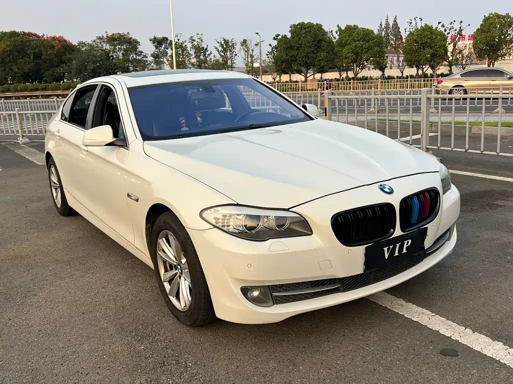 BMW 5 Series — миниатюра 3