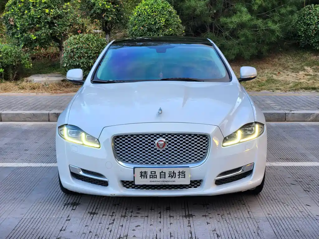 Jaguar XJ — миниатюра 5