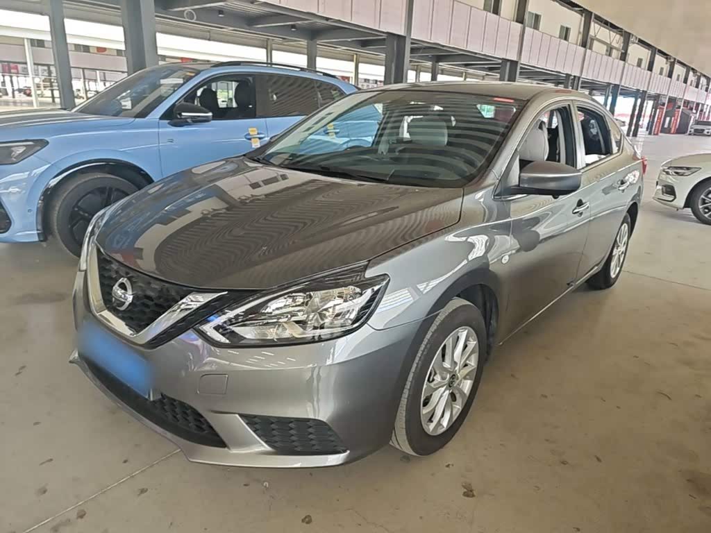 Nissan Sylphy 1.6 л 2024 г. Серебристо-серый, пробег 25500 км