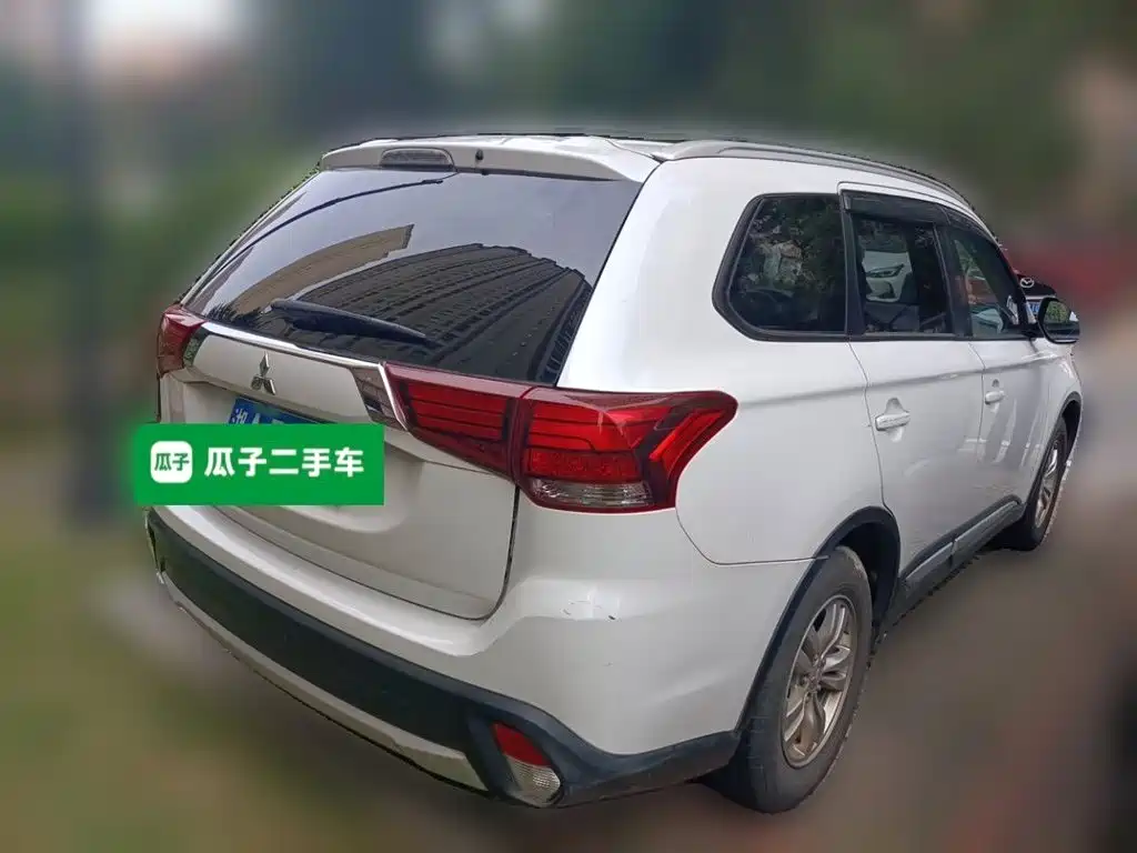 Mitsubishi Outlander (Import) — миниатюра 8