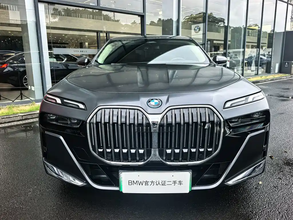BMW i7 — миниатюра 2