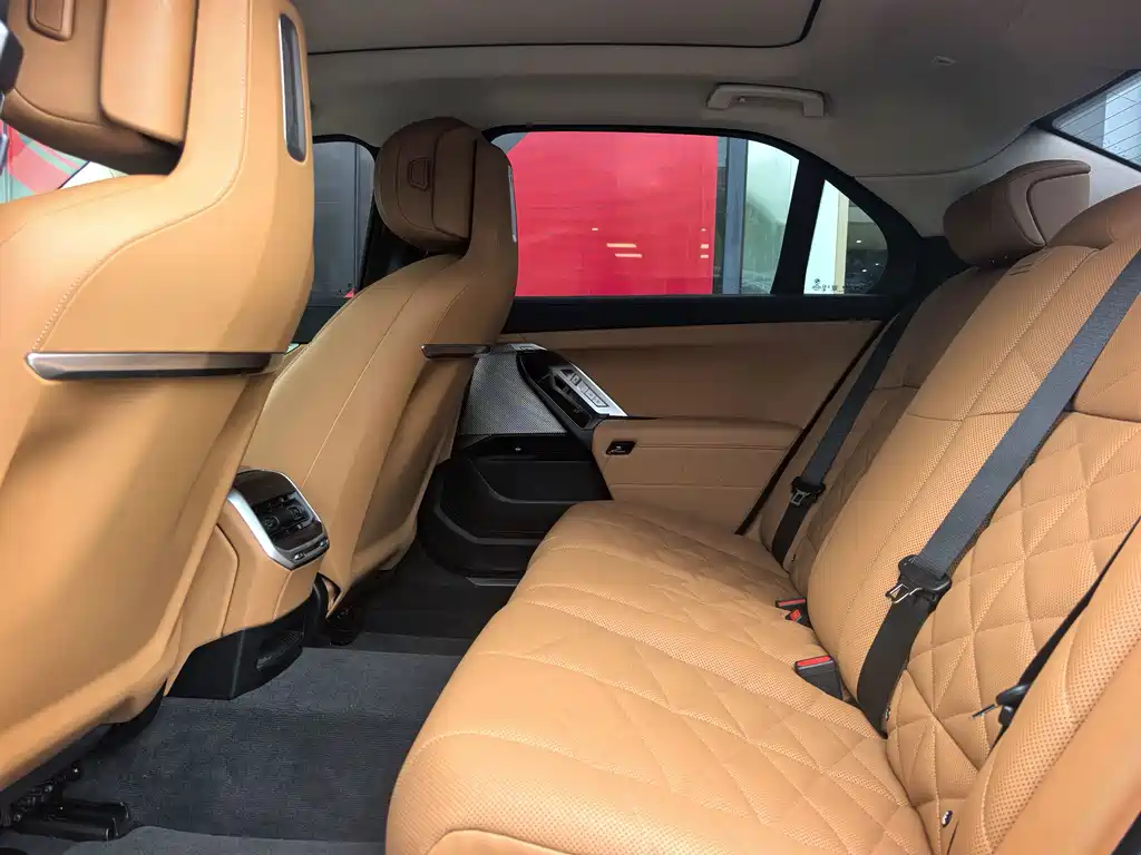 BMW i7 — миниатюра 7