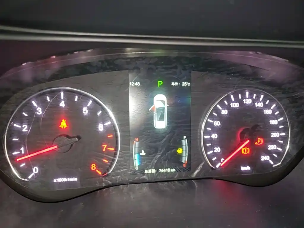 BYD MAX — миниатюра 12