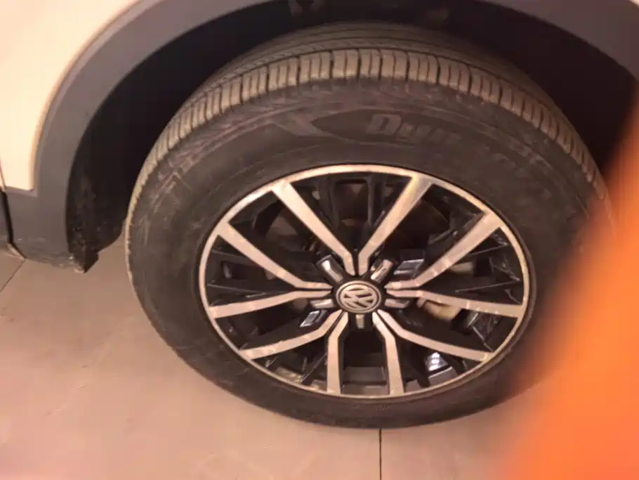 Volkswagen Tiguan L — миниатюра 6