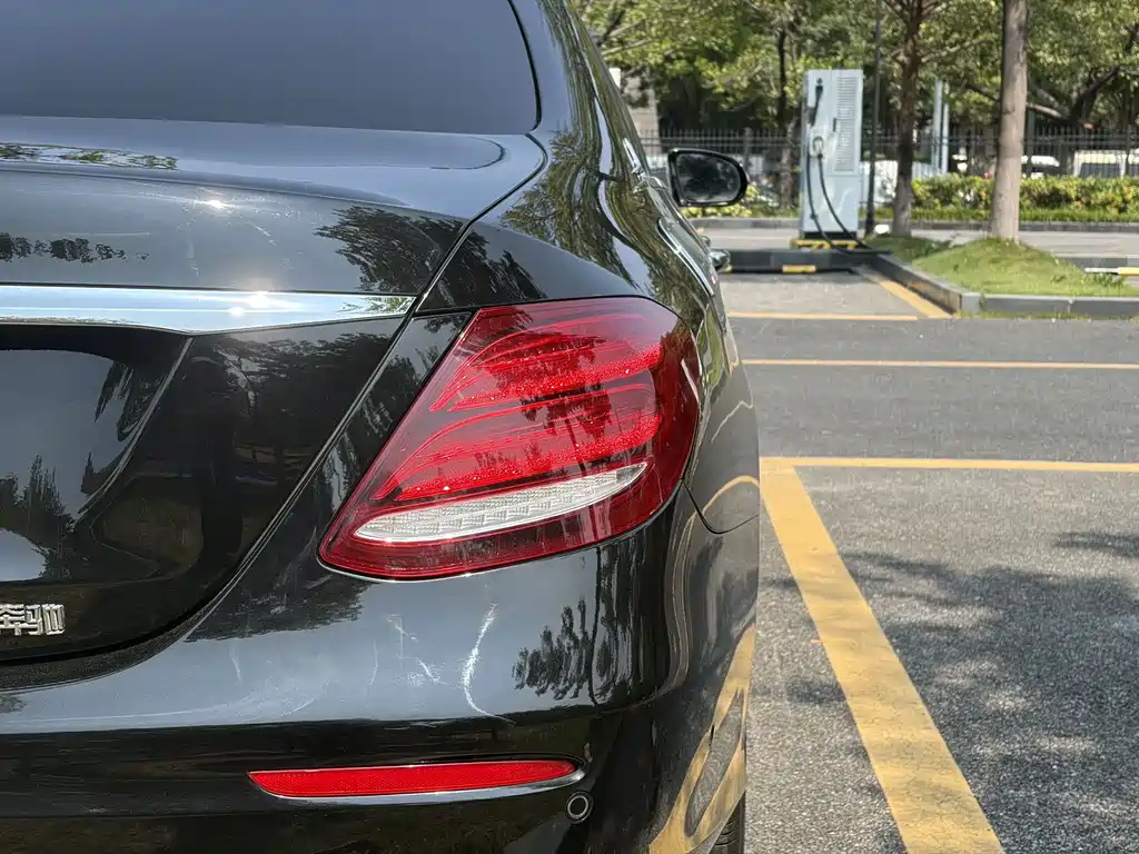 Mercedes-Benz E-Class — миниатюра 15