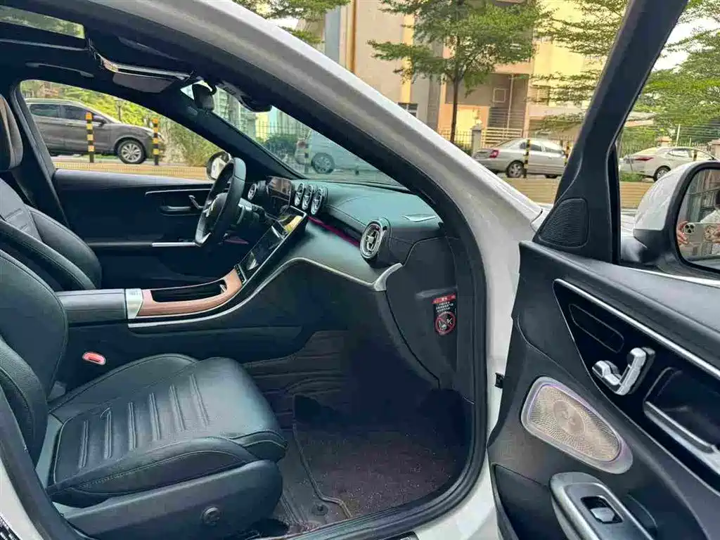 Mercedes-Benz C-Class — миниатюра 8