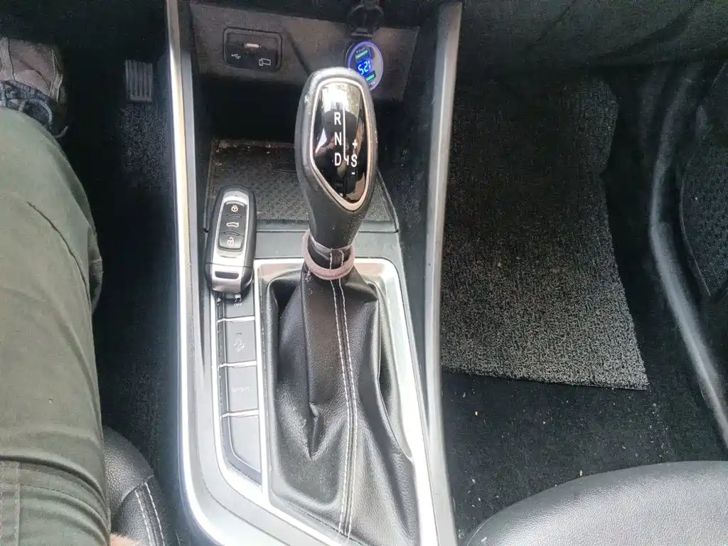 Geely Vision X3 — миниатюра 10
